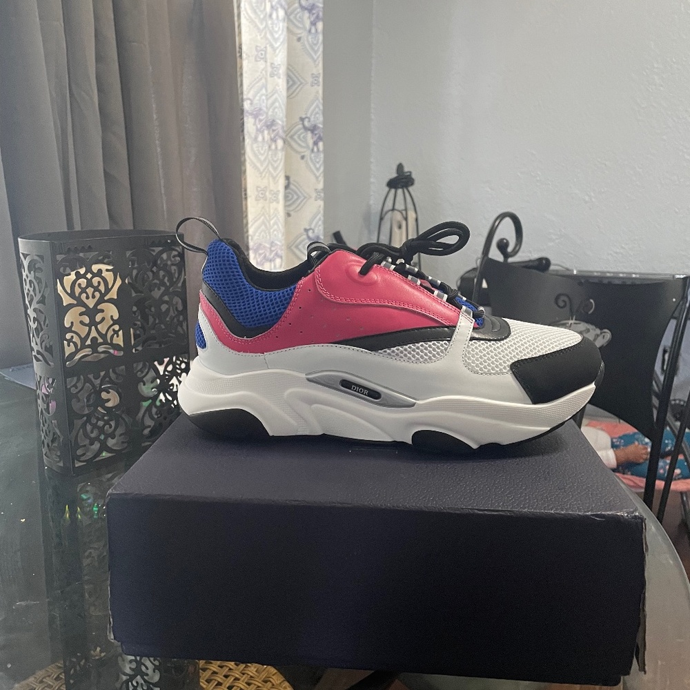 B22 Dior sneakers